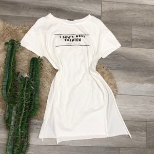 Graphic tee w/ side slits